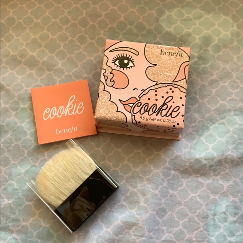 Benefit: COOKIE Highlighter